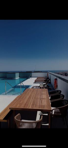 Luxury tower pool&free parking